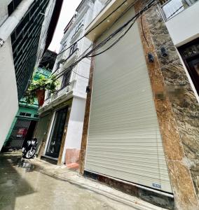 NHÀ MỚI Ở LUÔN – CỔ NHUẾ (NAY LÀ PHƯỜNG ĐÔNG NGẠC) – NGÕ SH QUAY ĐẦU- GẦN Ô TÔ TRÁNH.
